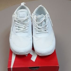 WMNS NIKE Air MAX Thea